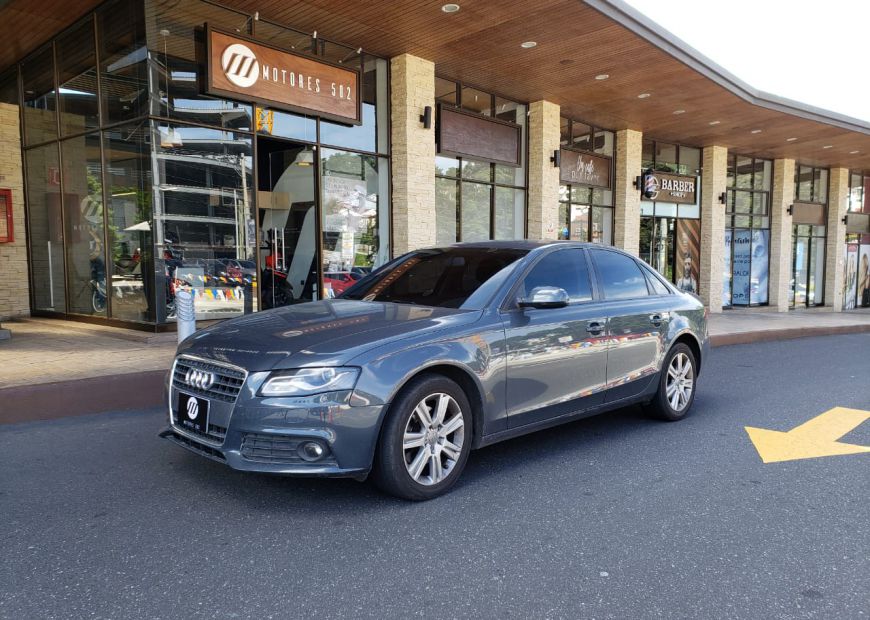 AUDI A4 (2010)