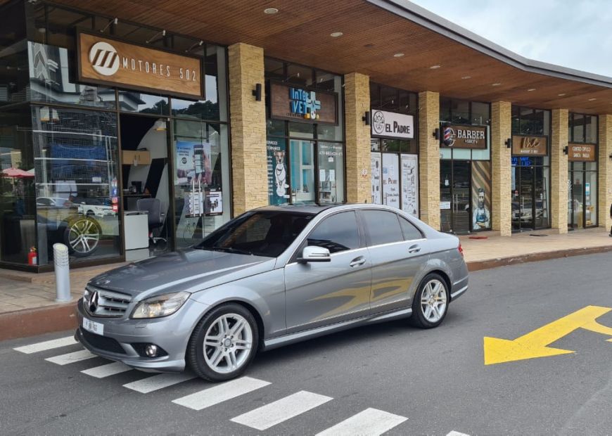 MERCEDES-BENZ C (2011)