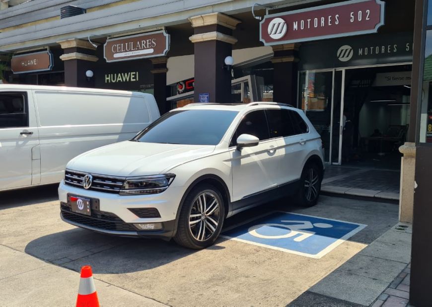 VOLKSWAGEN TIGUAN (2018)