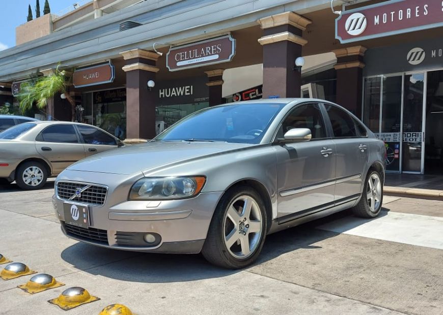 VOLVO S40 (2006)