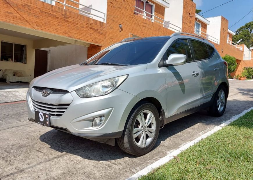 HYUNDAI TUCSON (2011)