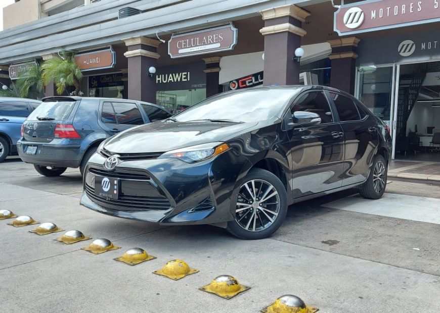 TOYOTA COROLLA (2018)