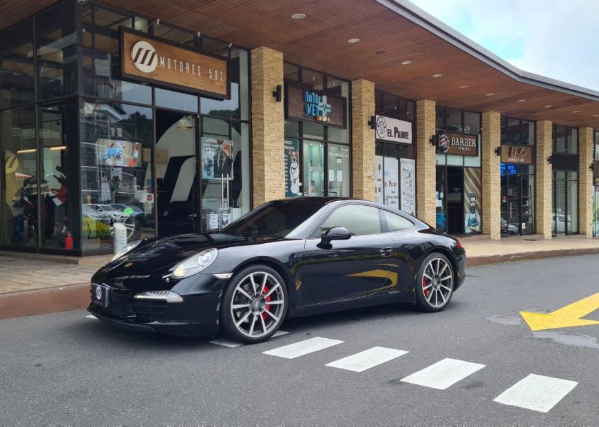 PORSCHE 911 CARRERA (2013)