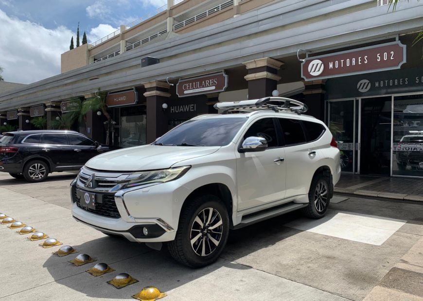 MITSUBISHI MONTERO SPORT (2017)