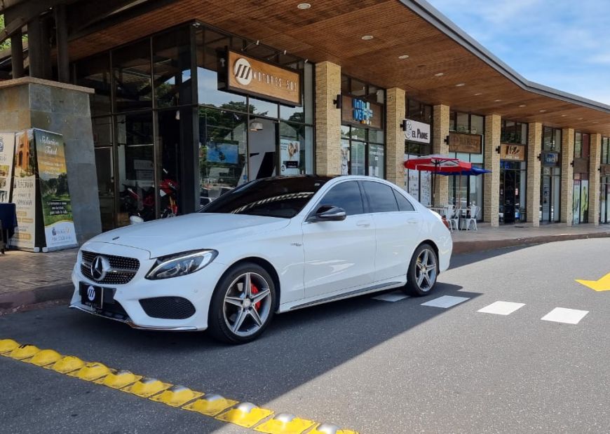 MERCEDES-BENZ C (2015)