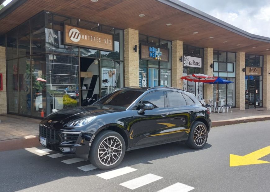 PORSCHE MACAN (2018)