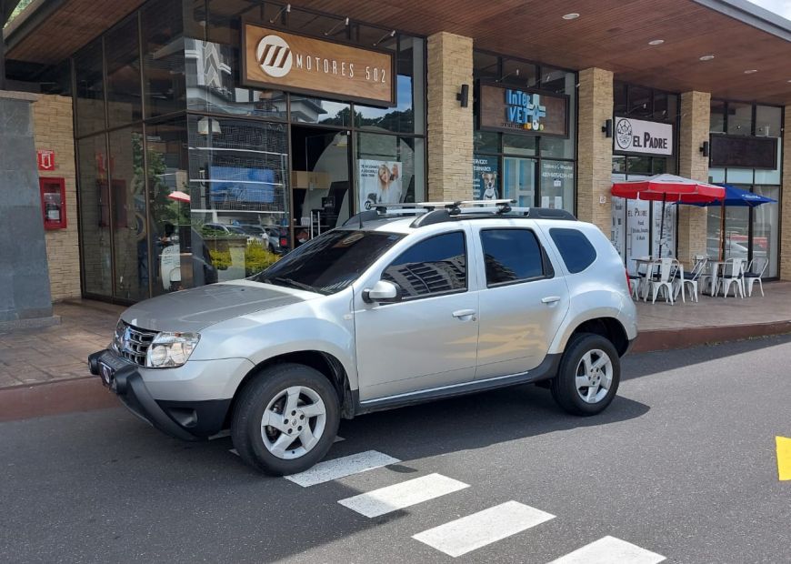 RENAULT DUSTER (2015)