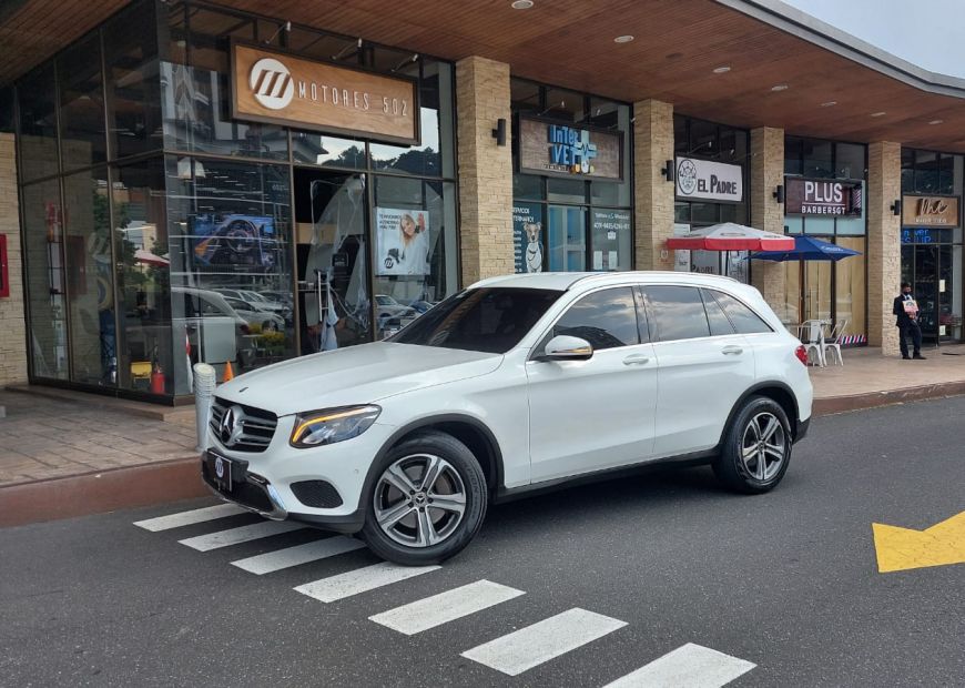 MERCEDES-BENZ GLC (2017)