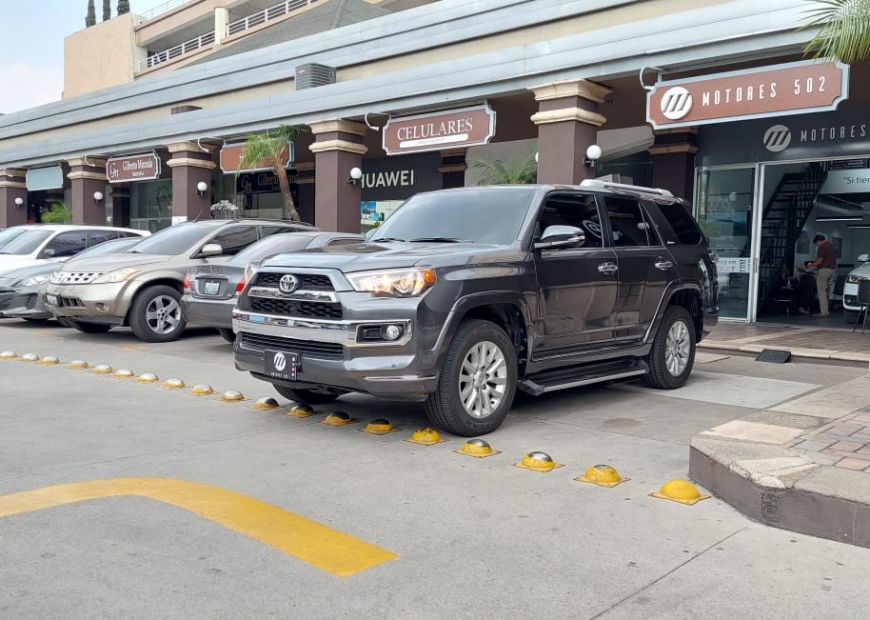 TOYOTA 4RUNNER (2016)