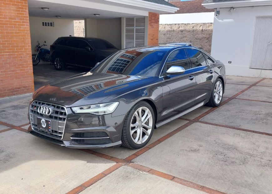 AUDI A6 (2016)