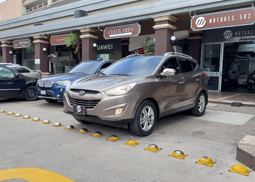 HYUNDAI TUCSON (2011)