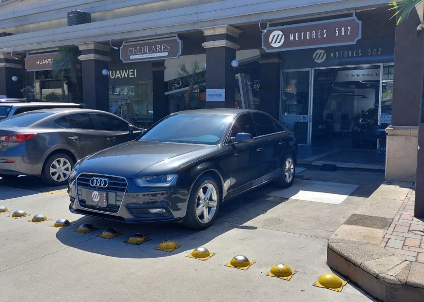 AUDI A4 (2013)