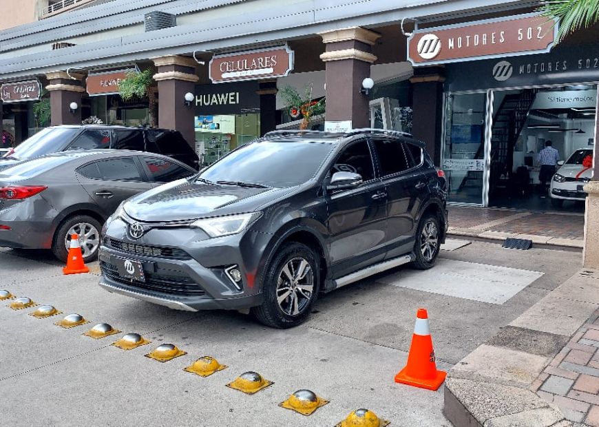 TOYOTA RAV4 (2017)