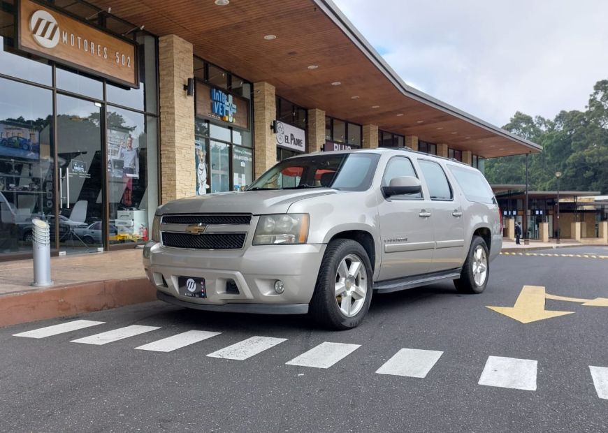 CHEVROLET SUBURBAN (2008)
