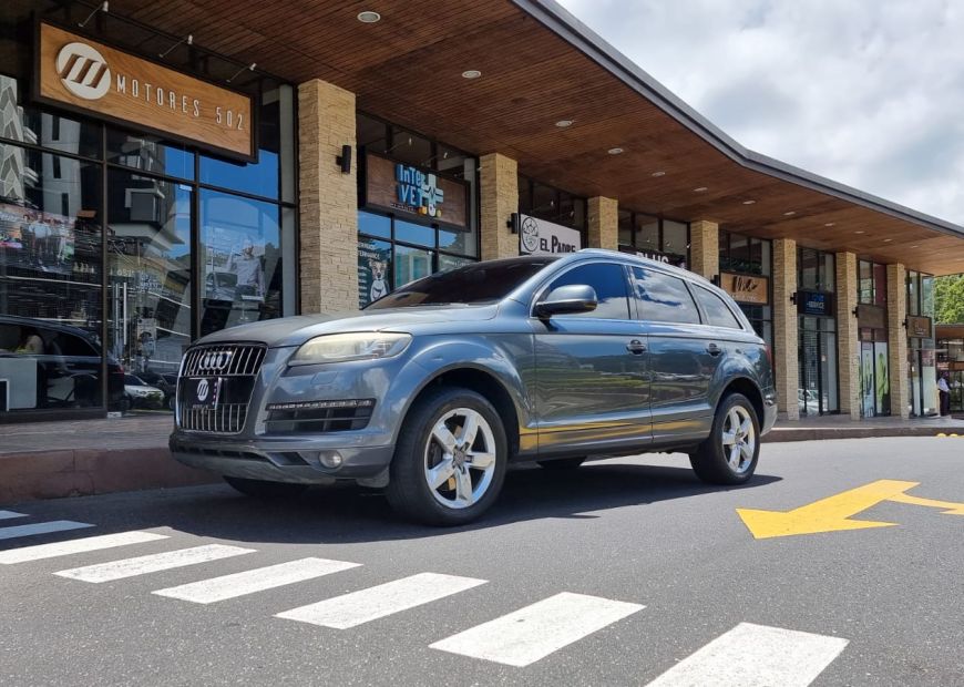AUDI Q7 (2013)