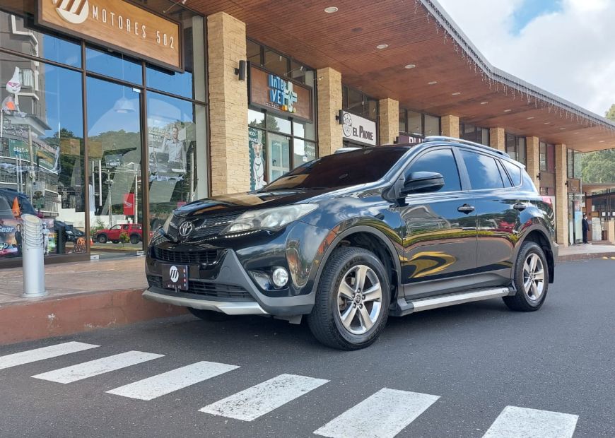TOYOTA RAV4 (2015)