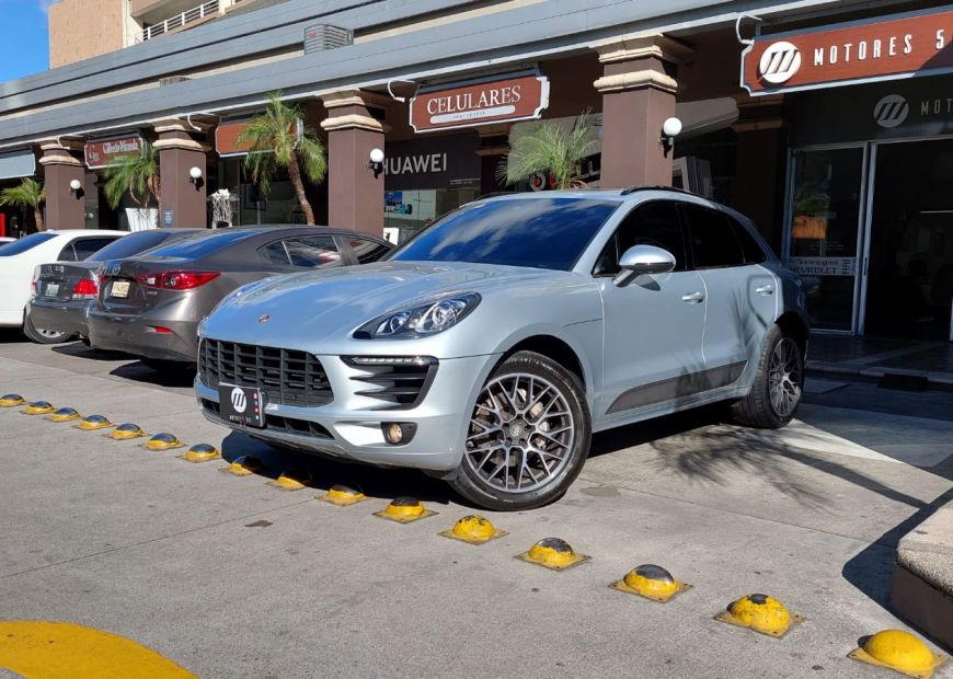 PORSCHE MACAN (2018)