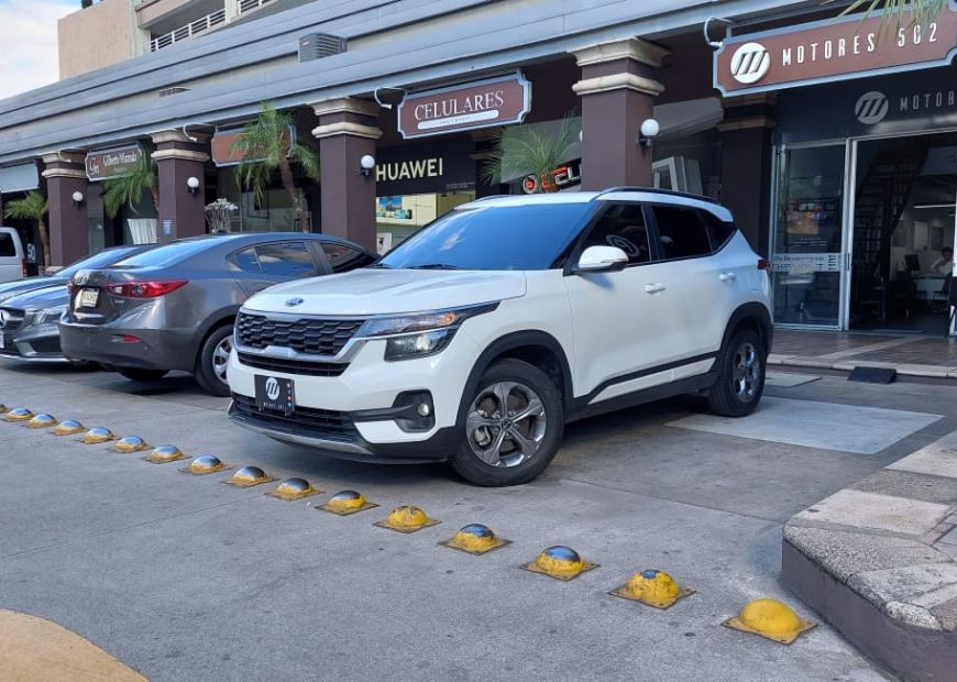 KIA SELTOS (2021)