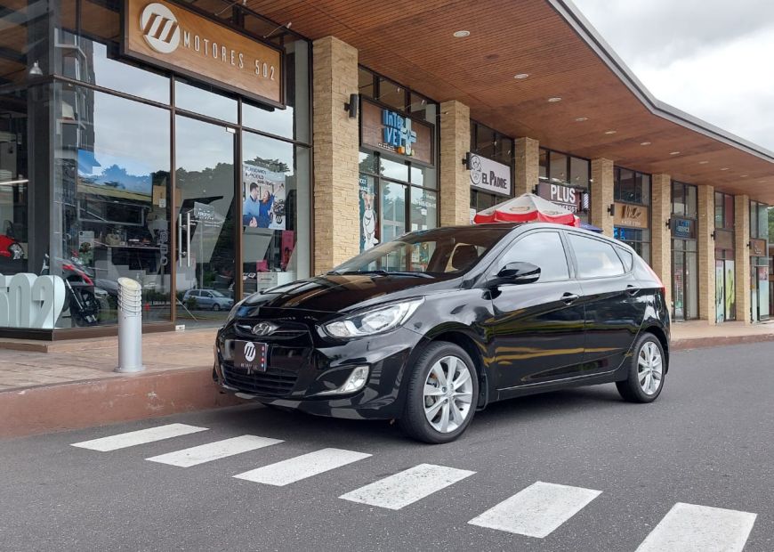 HYUNDAI ACCENT (2015)