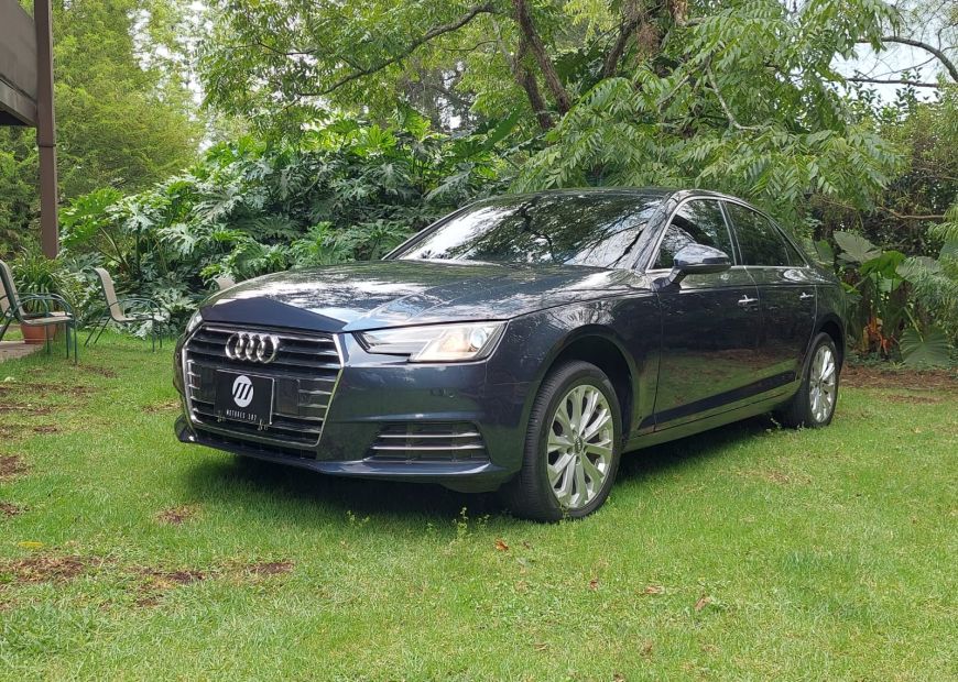 AUDI A4 (2017)