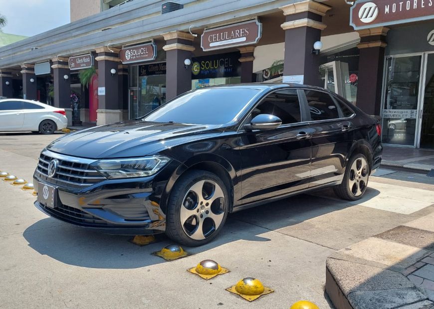 VOLKSWAGEN JETTA (2020)