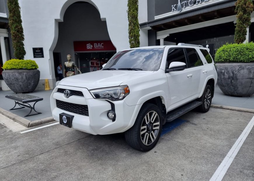TOYOTA 4RUNNER (2016)