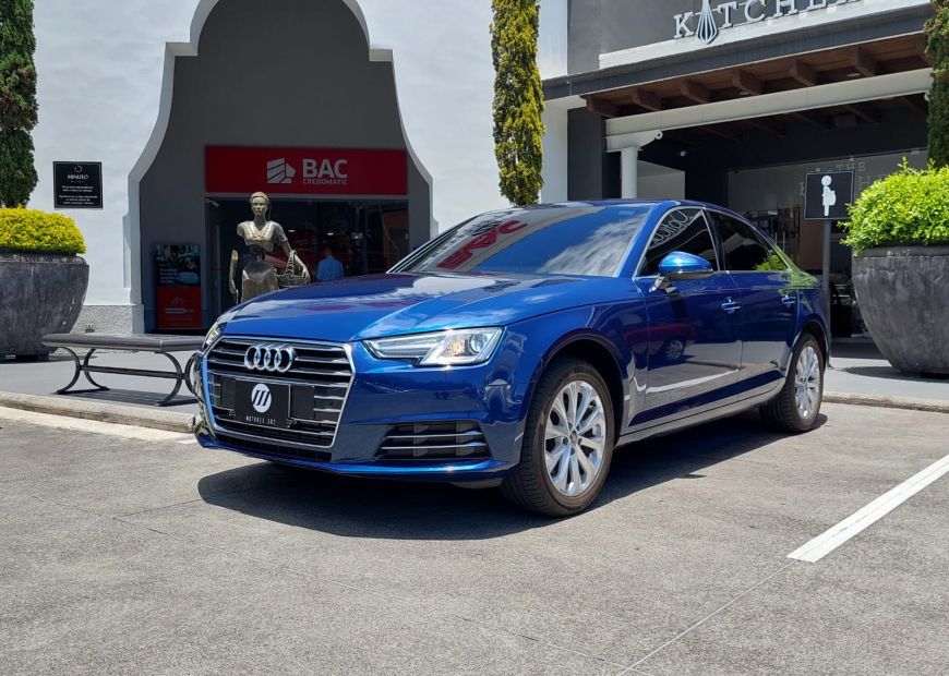AUDI A4 (2017)