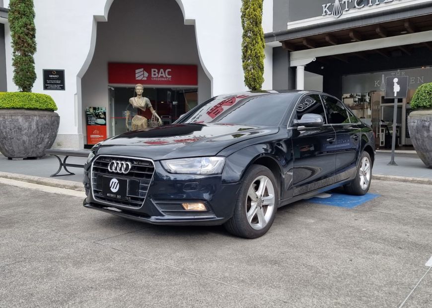 AUDI A4 (2014)