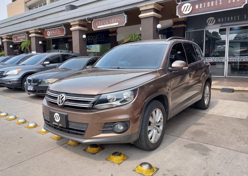 VOLKSWAGEN TIGUAN (2014)