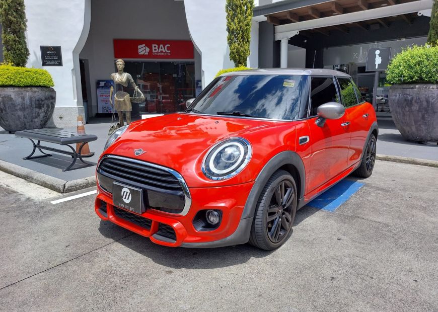 MINI COOPER (2021)