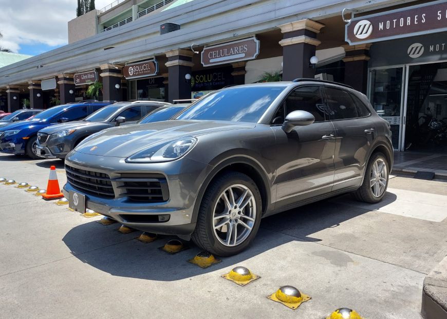 PORSCHE CAYENNE (2022)