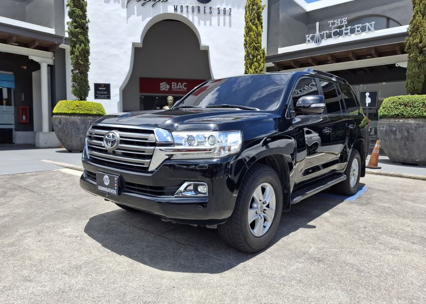 TOYOTA LAND CRUISER (2016)