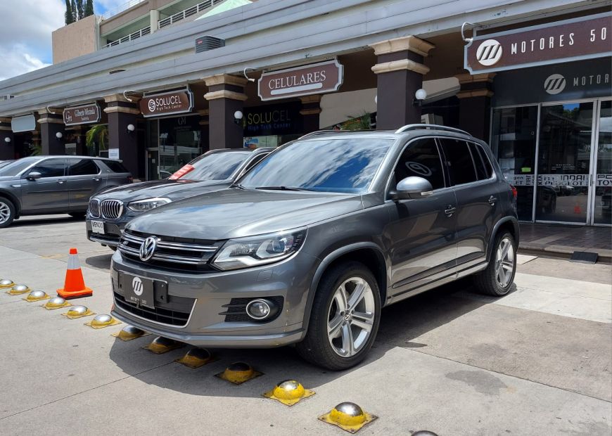 VOLKSWAGEN TIGUAN (2016)