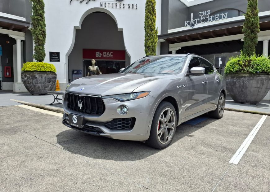 MASERATI LEVANTE (2017)