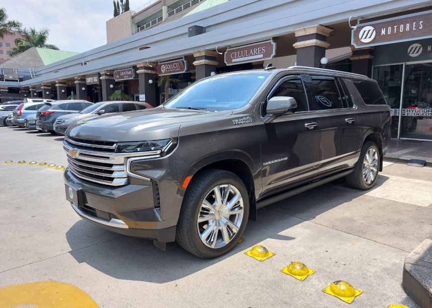CHEVROLET SUBURBAN (2021)