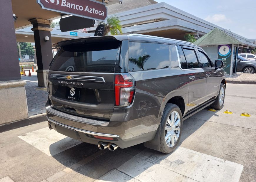 CHEVROLET SUBURBAN (2021)