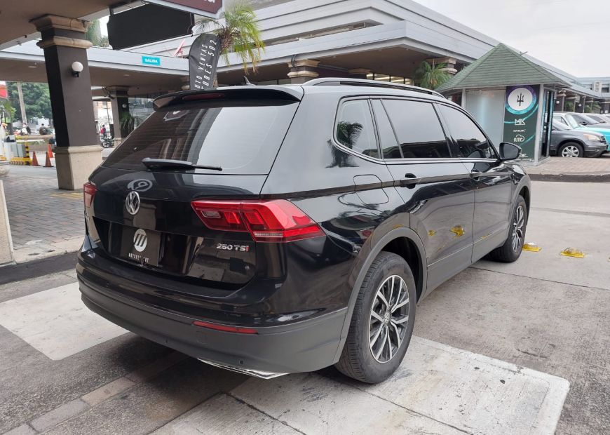 VOLKSWAGEN TIGUAN (2021)