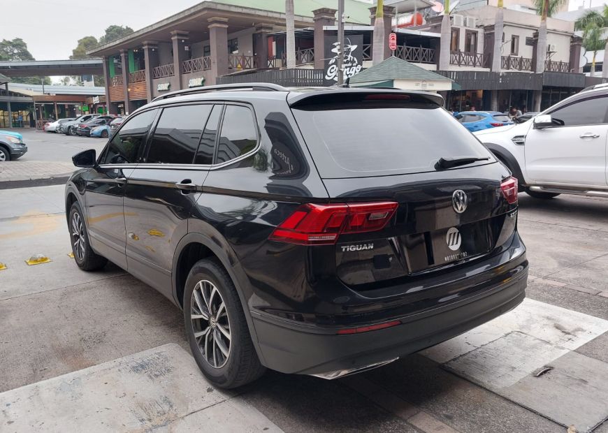 VOLKSWAGEN TIGUAN (2021)