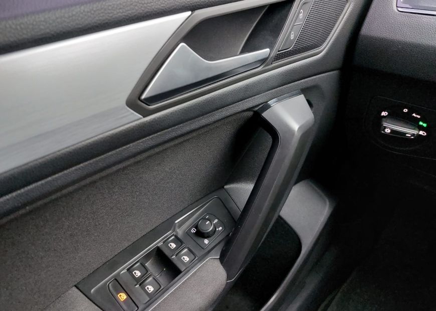 VOLKSWAGEN TIGUAN (2021)