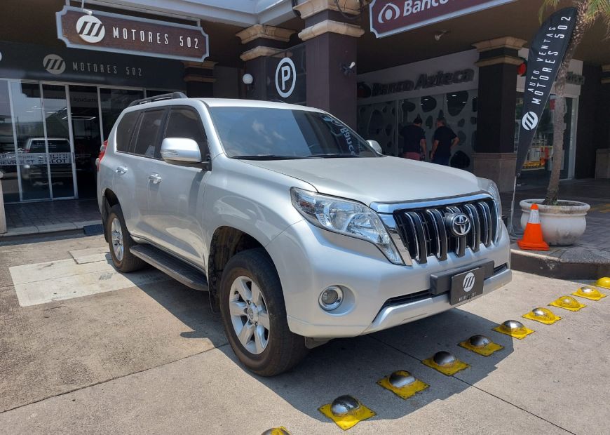 TOYOTA LAND CRUISER PRADO (2017)
