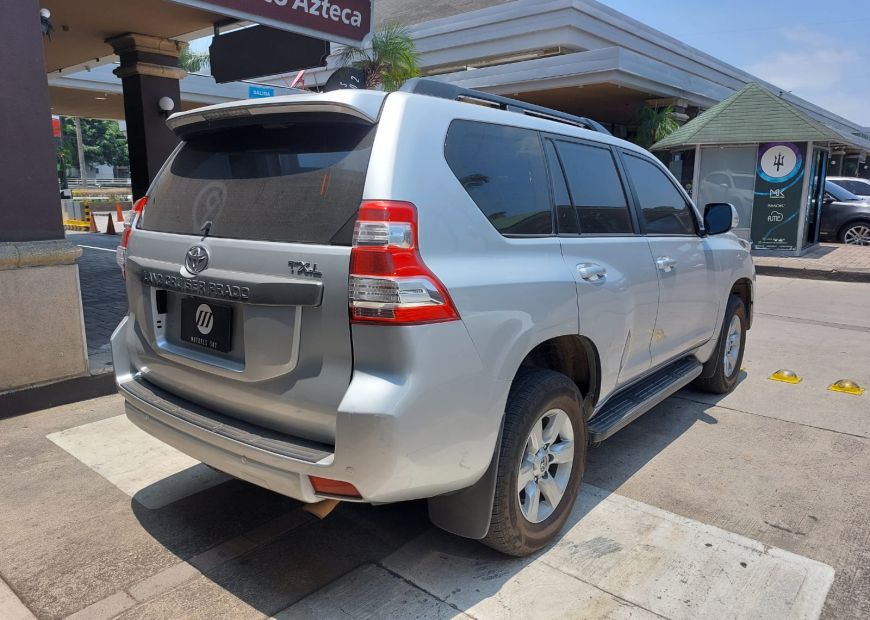 TOYOTA LAND CRUISER PRADO (2017)