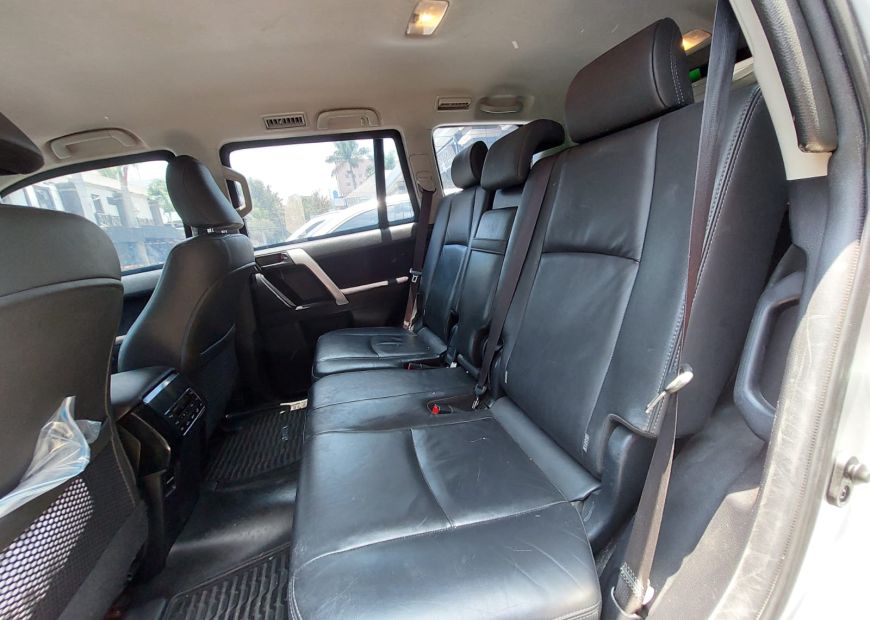 TOYOTA LAND CRUISER PRADO (2017)