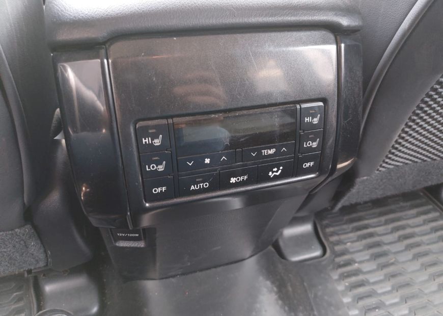 TOYOTA LAND CRUISER PRADO (2017)