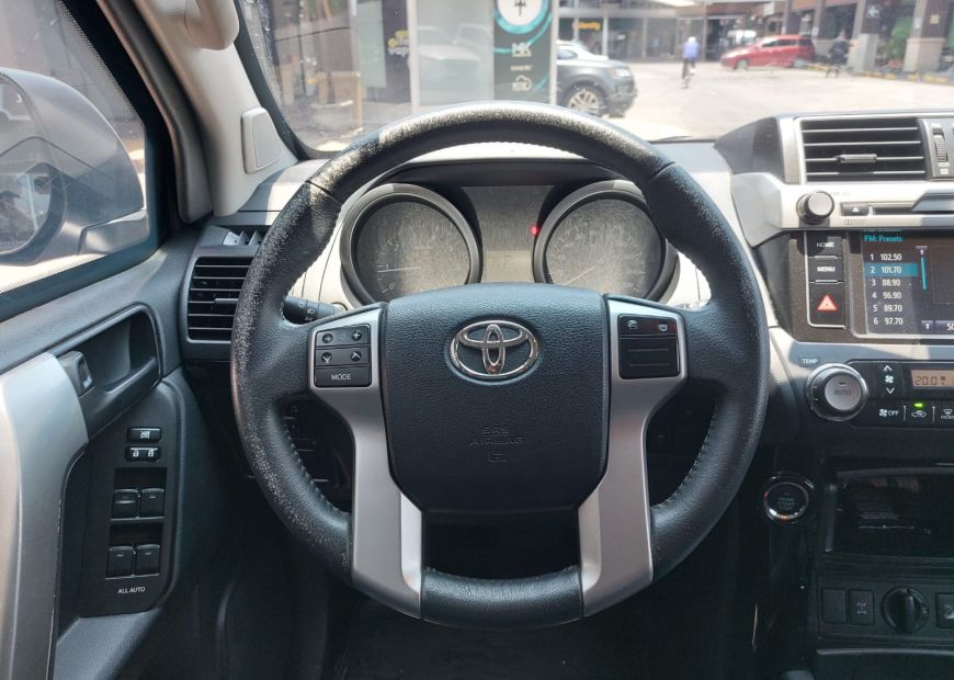 TOYOTA LAND CRUISER PRADO (2017)