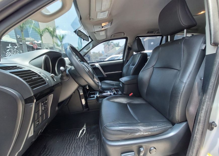 TOYOTA LAND CRUISER PRADO (2017)