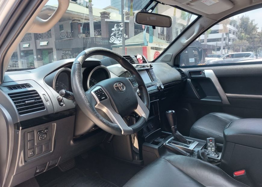 TOYOTA LAND CRUISER PRADO (2017)