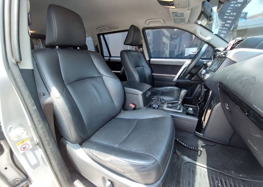 TOYOTA LAND CRUISER PRADO (2017)