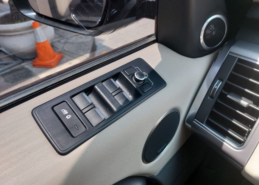 LAND ROVER R. R. SPORT (2017)