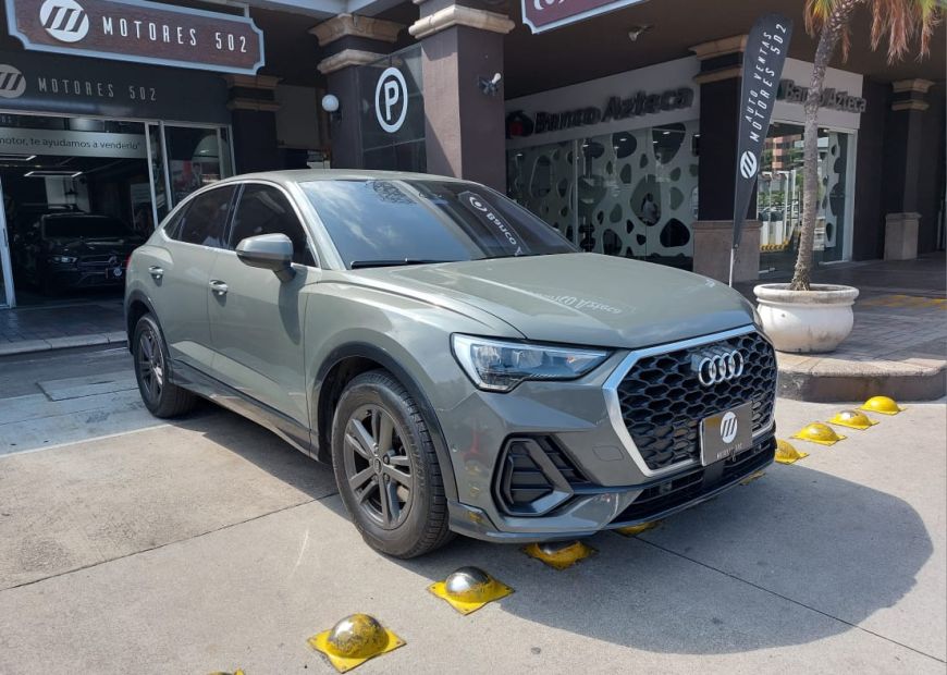 AUDI Q3 (2021)