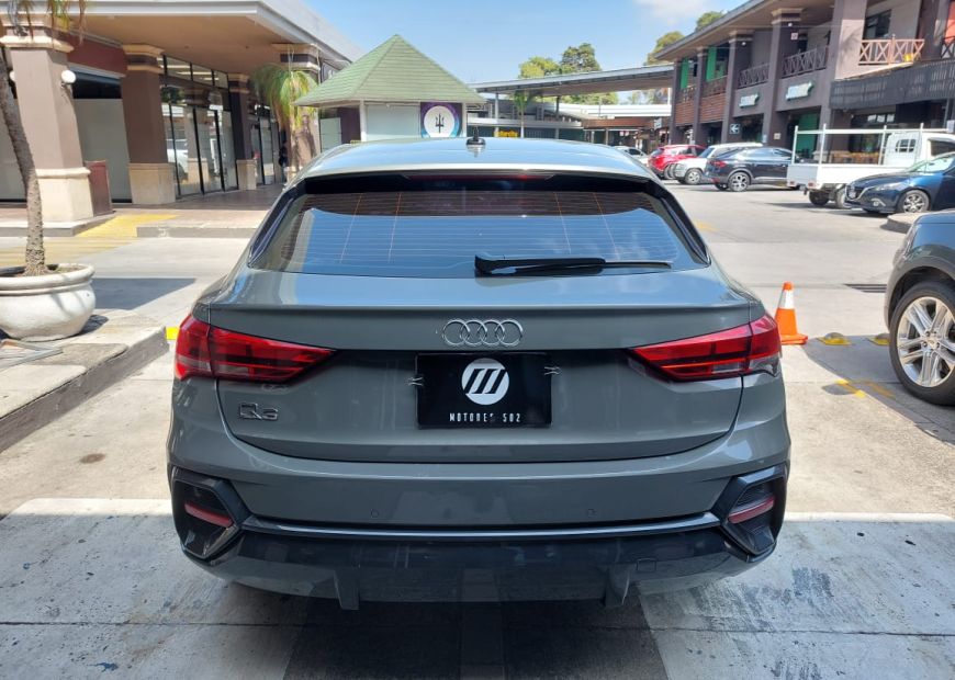 AUDI Q3 (2021)